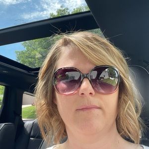 Meet your Posher, Angie